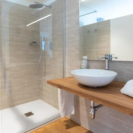 Lac Hotel Hotell