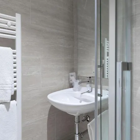 Lac Hotel Hotell Melide